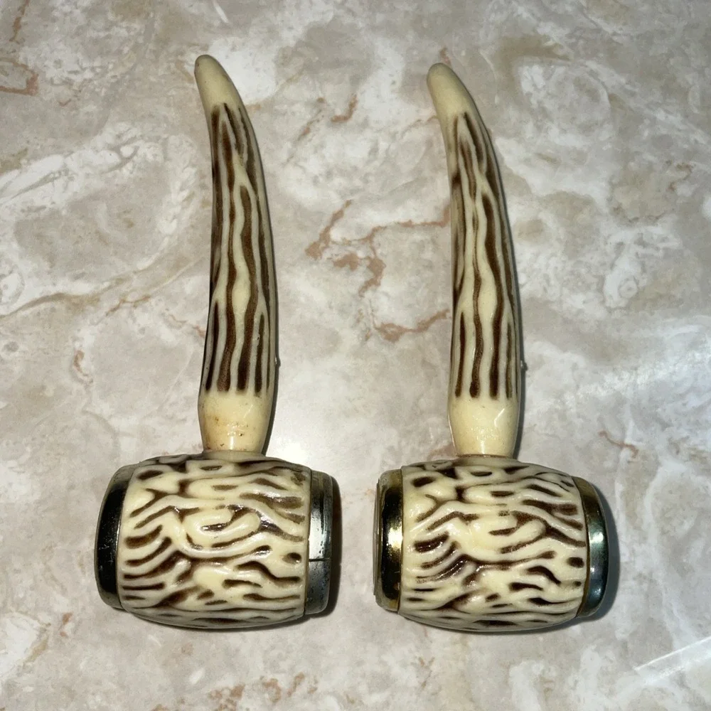 RARE! w Walnut Wood Stand Vintage Novelty Plastic Antler Salt and Pepper Shakers